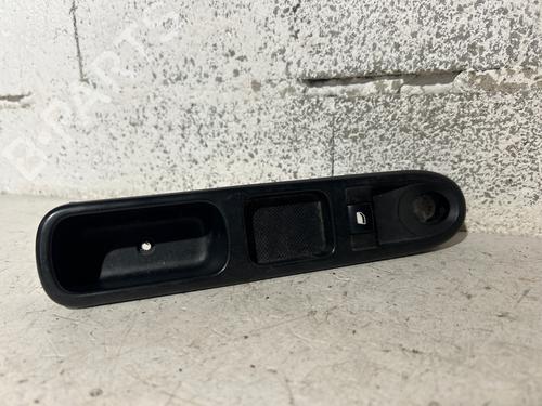Used Right front window switch Right front window switch PEUGEOT 207 (WA_, WC_) 1.4 HDi (68 hp) 39664360 39664360