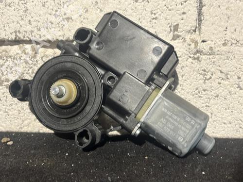 Used Right rear window motor Right rear window motor VW POLO V (6R1, 6C1) 1.4 TDI (75 hp) 25924042 25924042