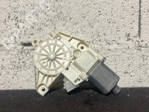 Left front window motor MERCEDES-BENZ GLA-CLASS (X156) GLA 180 CDI / d (156.912) BP25701708E21