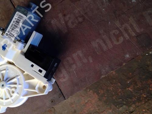 Used Left rear window motor Left rear window motor RENAULT LAGUNA III (BT0/1) 1.5 dCi (BT00, BT0A, BT0T, BT1J) (110 hp) 21860721 21860721