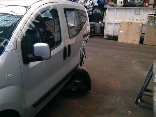 Used Left front door FIAT QUBO (225_) 1.3 D Multijet (225AXE1A, 225CXE1A, 225AXH1A, 225AXL1A,... (95 hp) 20864201