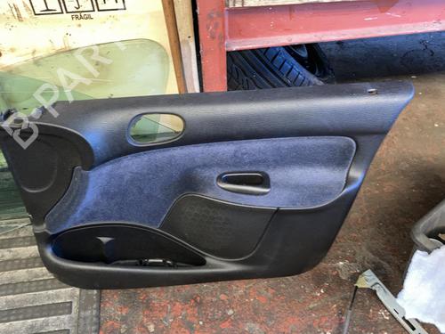 Høyre frontpanel PEUGEOT 206 Hatchback (2A/C) 1.6 i (89 hp) 30128556