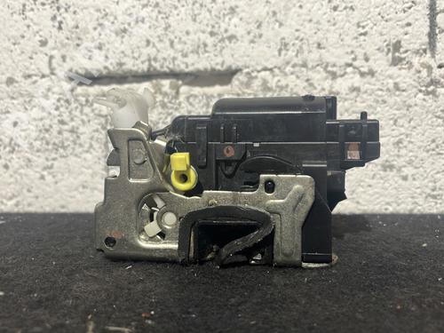 front-left-lock-dacia-duster-hs_-2010-2011-2012-2013-2014-2015-2016-2017-2018-26500246 main image