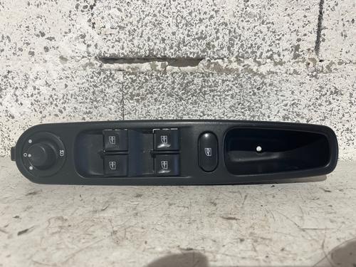 Used Left front window switch Left front window switch 37589111 37589111