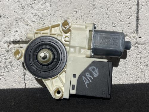 right-rear-window-motor-renault-megane-iii-hatchback-bz01_-b3_-2008-23796856 main image
