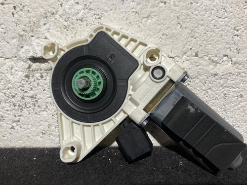 Used Right rear window motor Right rear window motor MERCEDES-BENZ CLA Coupe (C117) CLA 220 CDI / d (117.303) (170 hp) 22235782 22235782