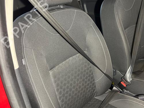 front-right-seatbelt-dacia-sandero-ii-2012-37683905 main image