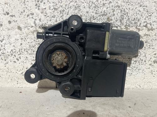 Used Right front window motor Right front window motor RENAULT MEGANE III Coupe (DZ0/1_) 1.5 dCi (DZ0B) (106 hp) 34336618 34336618