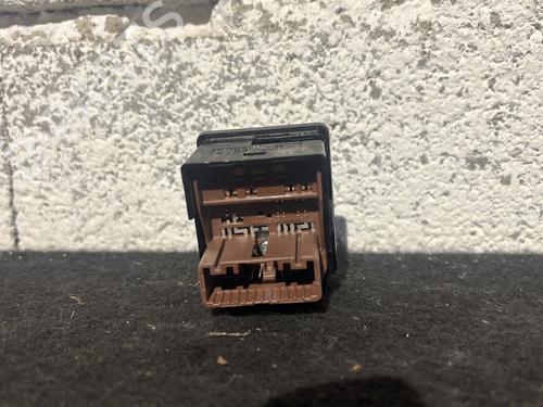 Used Mirror switch Mirror switch TOYOTA YARIS (_P13_) 1.5 Hybrid (NHP130_, NHP130) (101 hp) 27319211 27319211