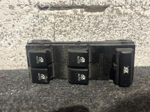 Used Left front window switch KIA CEE'D SW (ED) 1.6 CRDi 115 (115 hp) 31019226