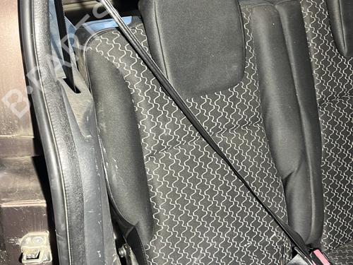 rear-right-seatbelt-renault-kangoo-be-bop-kw01_-2009-33564013 main image