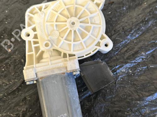 Right rear window motor BMW 5 (E60) 525 d | BP25844486E22 - Image 2