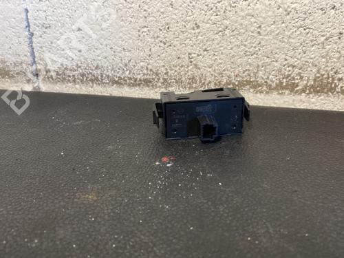 Used Warning switch Warning switch DACIA SANDERO II 1.5 dCi (90 hp) 20865558 20865558