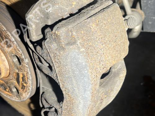 Used Right front brake caliper Right front brake caliper VW TOURAN (1T3) 1.6 TDI (105 hp) 32984341 32984341
