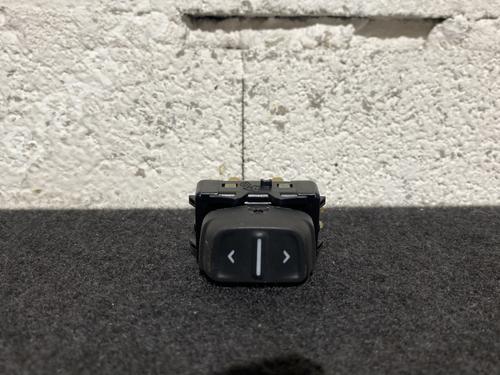 Used Left front window switch DACIA SANDERO II TCe 90 (B8M1, B8MA, B8AC) (90 hp) 21865656