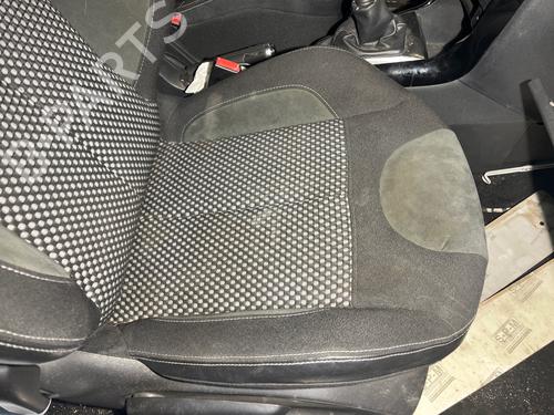 Used Right front seat Right front seat 37799242 37799242