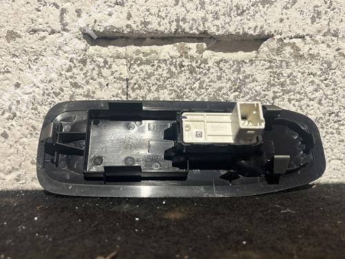 Used Right front window switch Right front window switch PEUGEOT 2008 I (CU_) 1.2 THP 110 / PureTech 110 (110 hp) 27746156 27746156