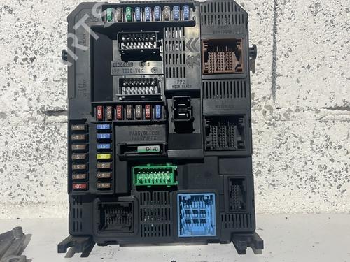 Used Electronic module Electronic module CITROËN C4 CACTUS 1.2 VTi 82 (82 hp) 31581292 31581292