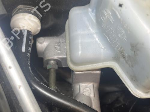 brake-master-cylinder-mercedes-benz-c-class-t-model-s204-2007-2008-2009-2010-2011-2012-2013-2014-27658765 main image