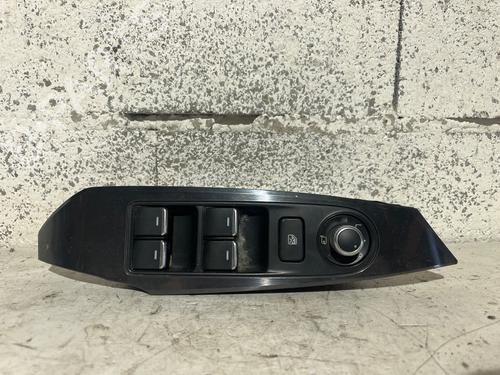 Used Left front window switch Left front window switch 36953206 36953206