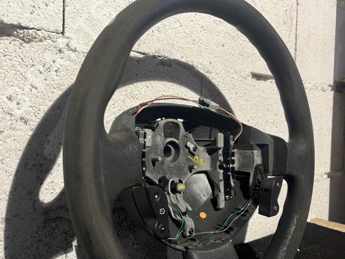 steering-wheel-renault-megane-ii-estate-km01_-2003-2004-2005-2006-2007-2008-2009-2010-2011-2012-29959991 main image