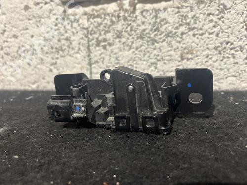 tailgate-lock-dacia-duster-hs_-2010-2011-2012-2013-2014-2015-2016-2017-2018-26496598 main image