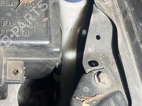 windscreen-washer-tank-alfa-romeo-159-939_-2005-2006-2007-2008-2009-2010-2011-2012-31067966 main image