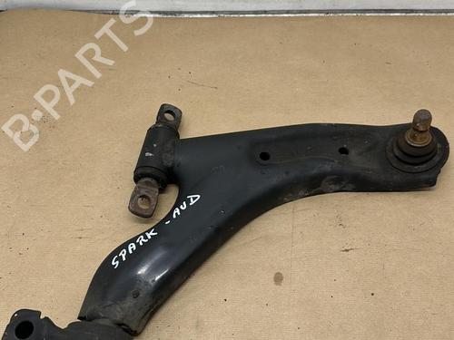 Used Right front suspension arm CHEVROLET SPARK (M300) 1.0 (68 hp) 21862763