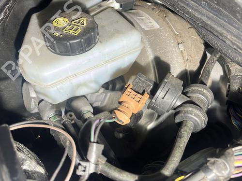 brake-master-cylinder-jaguar-xe-x760-2015-27837007 main image