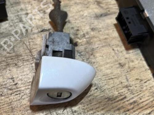 Used Electronic module BMW 1 (E81) 118 d (143 hp) 21864159