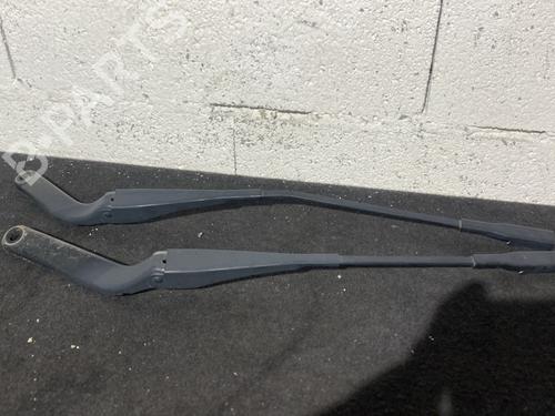 Used Front windshield wiper arm BMW 1 (E87) 118 i (129 hp) 22519918