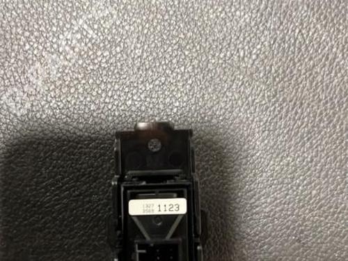 Used Switch Switch OPEL INSIGNIA A Saloon (G09) 2.0 CDTI (69) (131 hp) 21864355 21864355