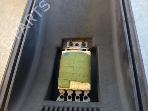 Used Heater resistor Heater resistor VW GOLF IV Variant (1J5) 1.6 (101 hp) 39937643 39937643