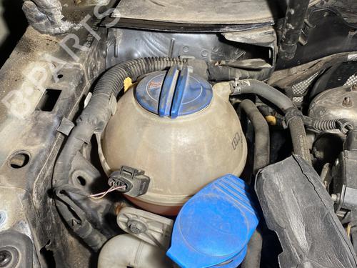 Used Expansion tank VW GOLF VI (5K1) 1.6 TDI (105 hp) 22523712