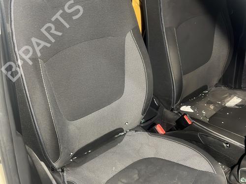 Used Right front seat RENAULT CAPTUR I (J5_, H5_) 1.5 dCi 90 (J5N4, J5M5, J5MW, J5M6, J5AL, J5AJ) (90 hp) 30591634