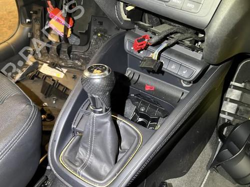 Used Gear lever AUDI A1 Sportback (8XA, 8XF) 1.4 TFSI (122 hp) 20865922