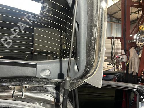 tailgate-lift-support-nissan-juke-f15-2010-2011-2012-2013-2014-2015-2016-2017-2018-2019-30303068 main image