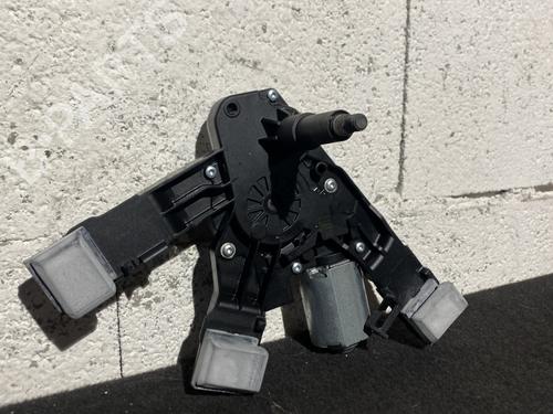 rear-wiper-motor-peugeot-308-ii-lb_-lp_-lw_-lh_-l3_-2013-2014-2015-2016-2017-2018-2019-2020-2021-23796970 main image