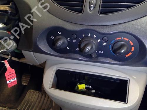 AC-Styringsenhed/Manøvreenhed RENAULT TWINGO II (CN0_) 1.5 dCi (CN0E) (64 hp) 21858499