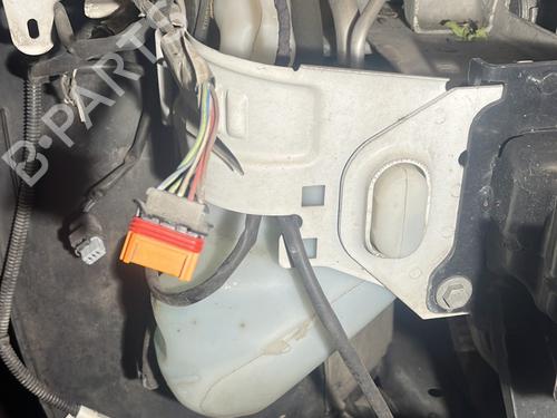 windscreen-washer-tank-citroen-ds3-sa_-2009-2010-2011-2012-2013-2014-2015-2016-28016527 main image