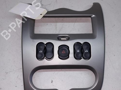 Used Warning switch DACIA DUSTER (HS_) 1.5 dCi (HSAJ) (90 hp) 21860189