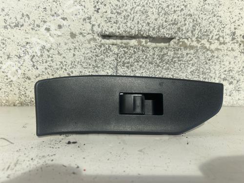 Used Right front window switch Right front window switch 39528597 39528597