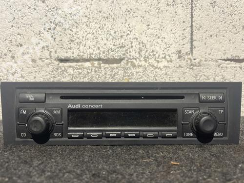 Used Radio AUDI A3 Sportback (8PA) 1.9 TDI (105 hp) 30931349