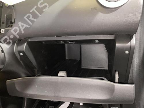 Used Glove box RENAULT TWINGO III (BCM_, BCA_) 1.0 SCe 70 (71 hp) 20867137
