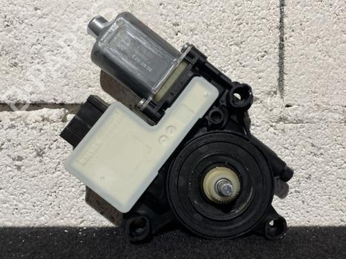 Used Right front window motor Right front window motor SEAT IBIZA V (KJ1, KJG) 1.0 MPi (80 hp) 21865441 21865441