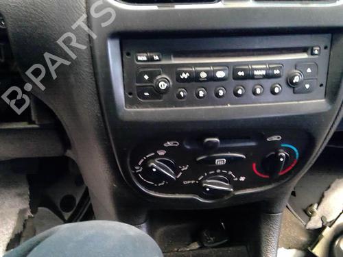 Sistema audio PEUGEOT 206 Hatchback (2A/C) 1.9 D (69 hp) 20871695