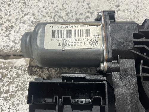 left-front-window-motor-vw-touran-1t3-2010-2011-2012-2013-2014-2015-2016-32979507 main image