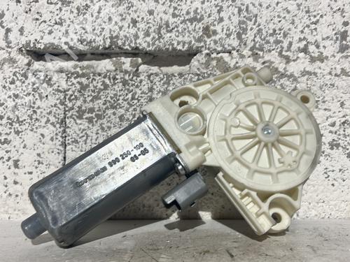 left-front-window-motor-peugeot-307-3ac-2000-2001-2002-2003-2004-2005-2006-2007-2008-2009-2010-2011-2012-33652251 main image