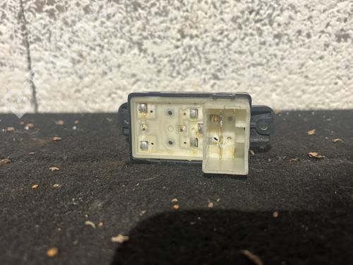 Right front window switch HYUNDAI i20 I (PB, PBT) 1.2 | BP29918835I26