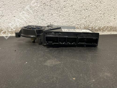 Used Right front window motor Right front window motor AUDI A4 B7 (8EC) 2.0 TDI 16V (140 hp) 21864841 21864841